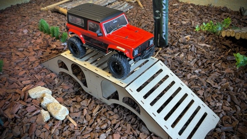 Prekážková dráha Absima Arch Bridge pre malé expedičné modely