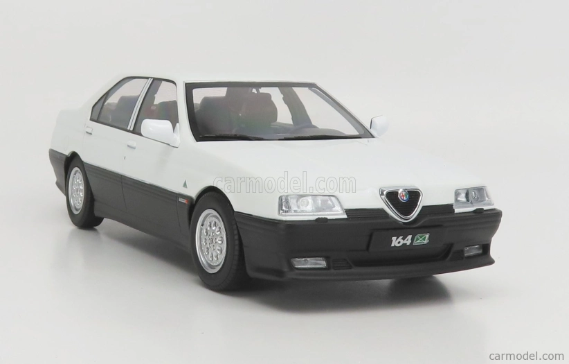 Triple9 Alfa romeo 164 Q4 1994 - Čierny interiér 1:18 Biela