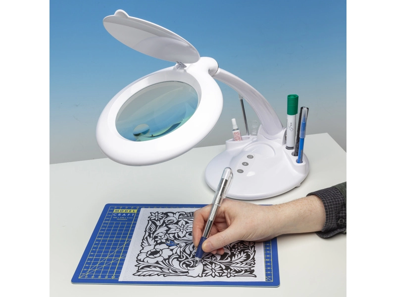 Stolná LED lampa Lightcraft s organizérom a lupou 125 mm