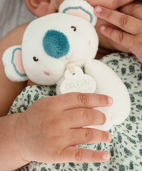 Doudou Happy Koala Yoca darčeková súprava s dekou a podložkou na spanie