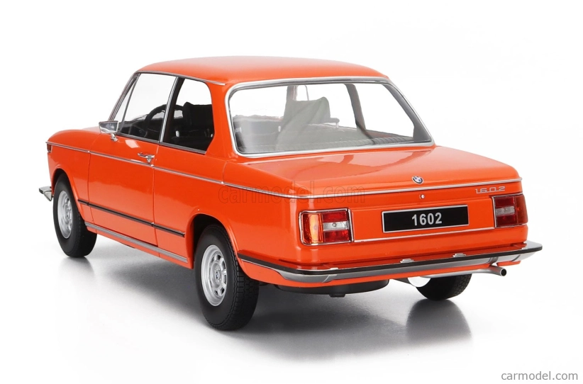 BMW 1602 radu 2 1974 v mierke 1:12 oranžová