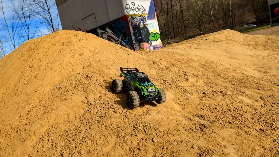 RC auto truck Mountain Race Champion