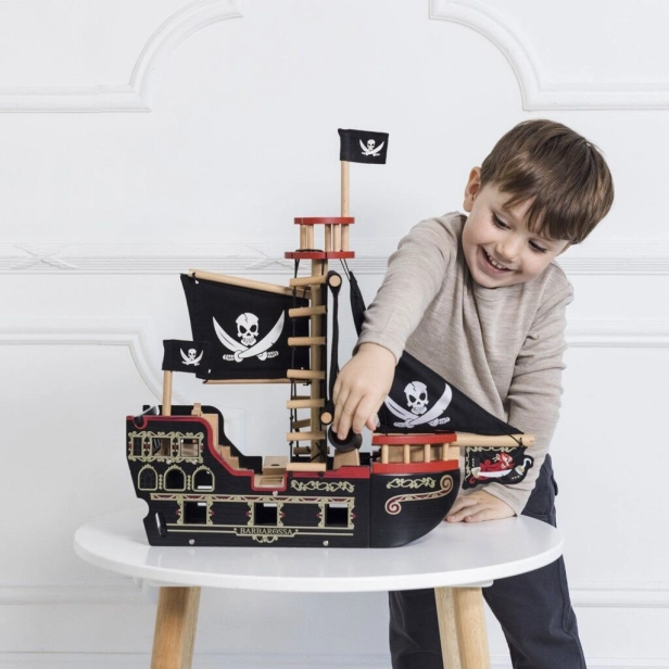 Le Toy Van Pirátska loď Barbarossa - poškodený obal