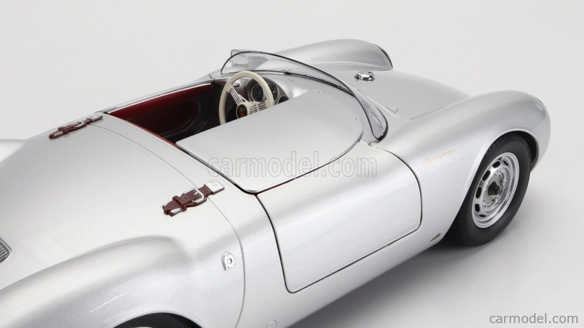 Porsche 550a Spider 1956 v mierke 1:12 strieborný