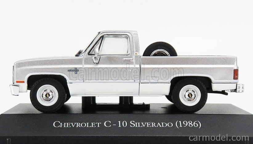 Edicola Chevrolet C-10 Silverado Pick-up 1986 1:43 Strieborná