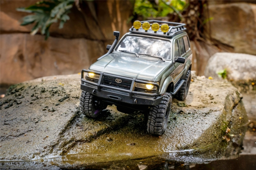 Toyota Land Cruiser 80 1:18 RTR