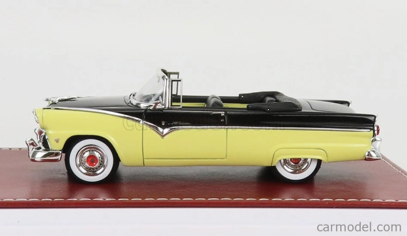 Great-iconic-models Ford usa Fairlane Sunliner Cabriolet 1955 1:43 Zlatobýl Černý