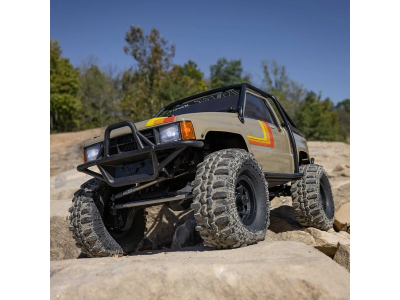 Axial SCX10 III Toyota SR5 1987 1:10 4WD RTR pískový
