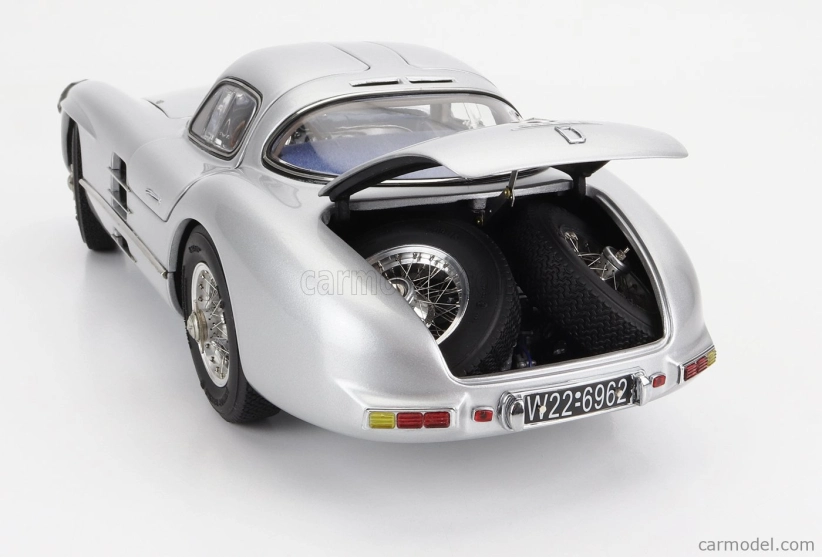 Cmc Mercedes Benz 300 Slr Coupe N T1 Rac Tourist Trophy 1955 1:18 Strieborná