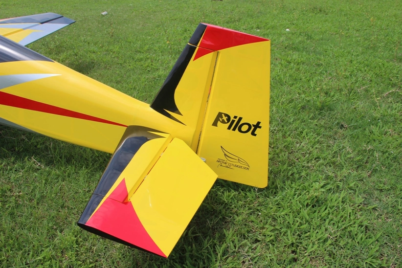 103" Slick 2600 mm 120cc žluto-červeno-čierny
