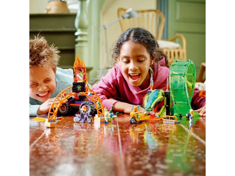 LEGO City - Dvojitá kaskadérska slučka