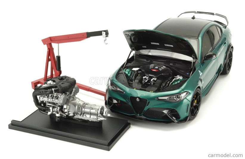 Motorhelix Alfa romeo Giulia Gtam s motorom a príslušenstvom 2021 1:18 M O N T R E A L Green Met