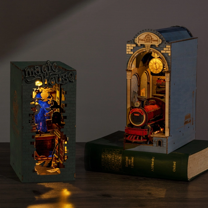 RoboTime 3D skladačka Zarážka na knihy Miniatúra domčeka Čarovná stanica – poškodený obal