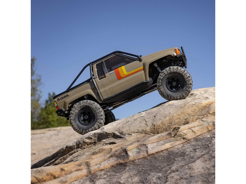 Axial SCX10 III Toyota SR5 1987 1:10 4WD RTR pískový