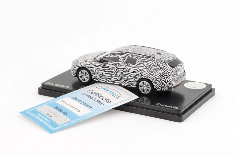 Abrex Škoda Octavia IV Combi RS (2020) 1:43 - Maskovaný Prototyp