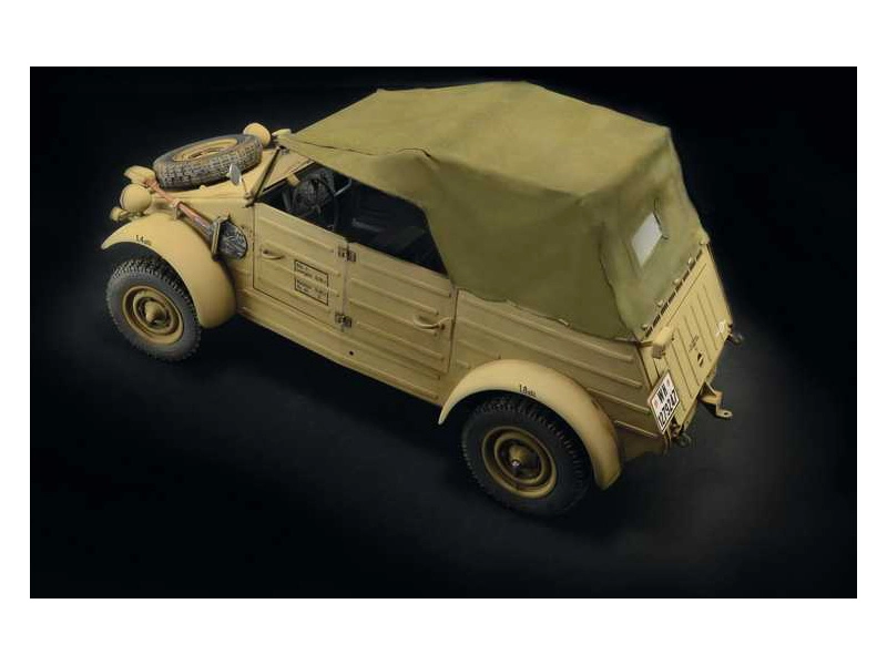 Italeri Kdf.1 Typ 82 Kübelwagen (1:9)