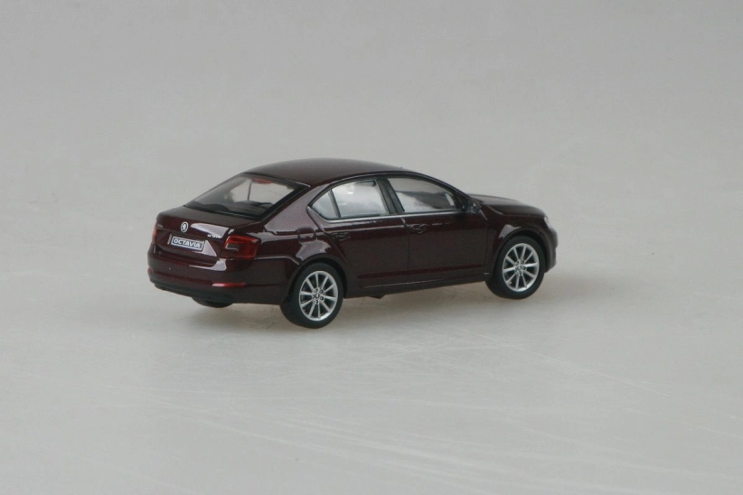 Abrex Škoda Octavia III (2012) 1:43 – rosso brunello metalíza