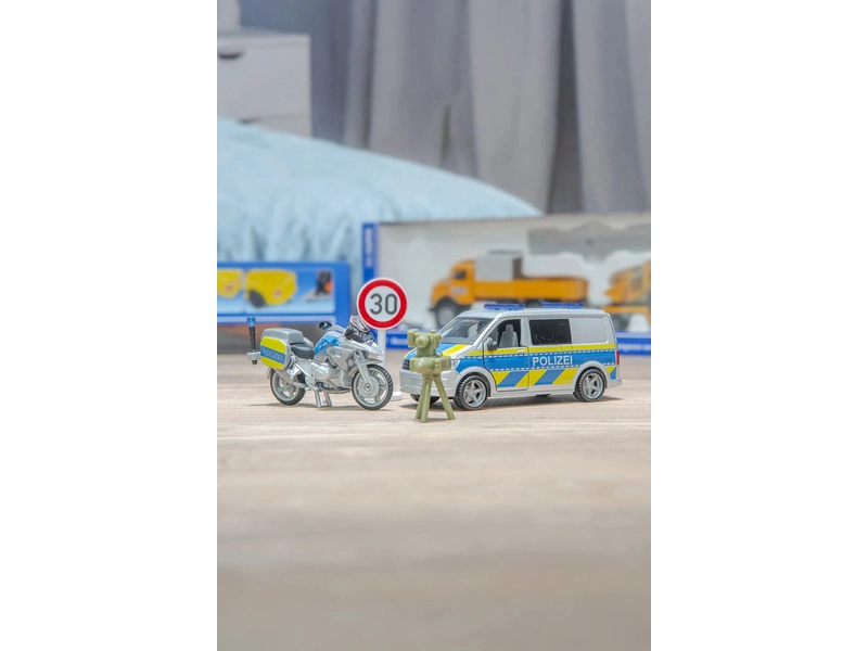SIKU Super – Volkswagen T6 policajná dodávka s motorkou 1:50