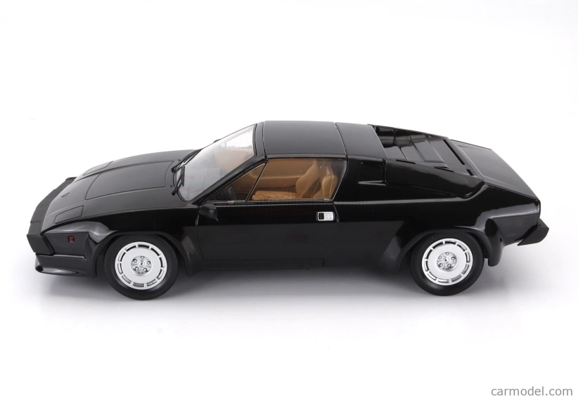Lamborghini Jalpa 3500 1982 v mierke 1:18 čierna