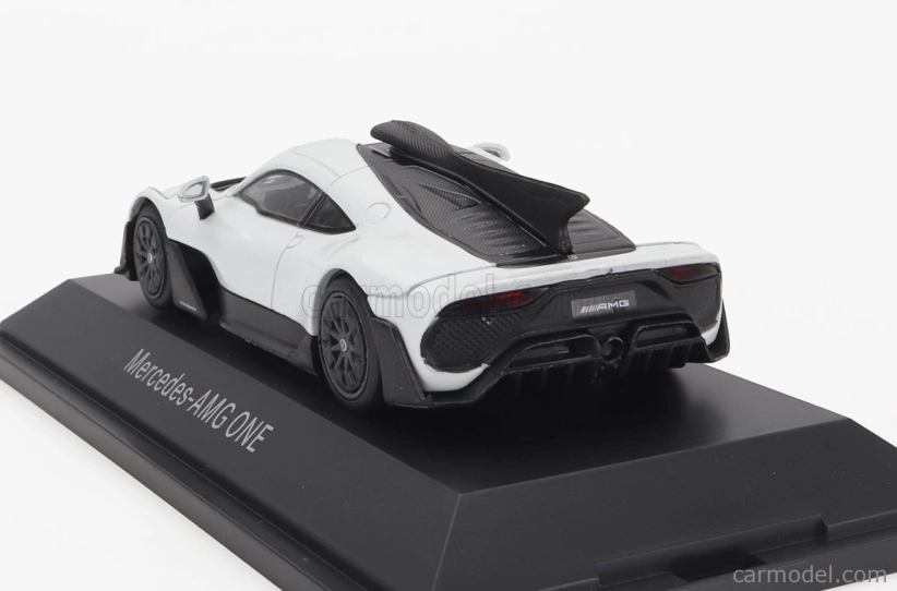 I-scale Mercedes benz One Amg (c298) 2022 1:43 Designo Kašmírová Bílá