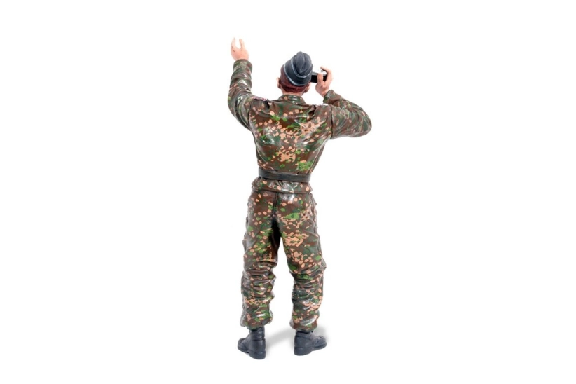 1/16 stojící figurka německého fotografa z 2 sv. války, ručně malovaná