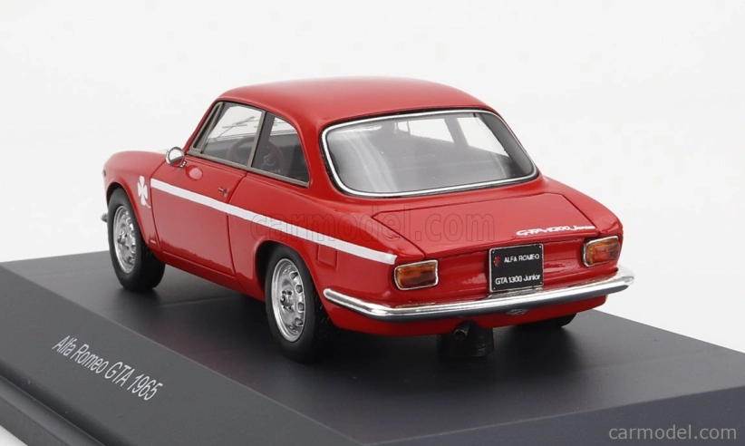 Schuco Alfa romeo Giulia Gta Sprint 1965 1:43 červená