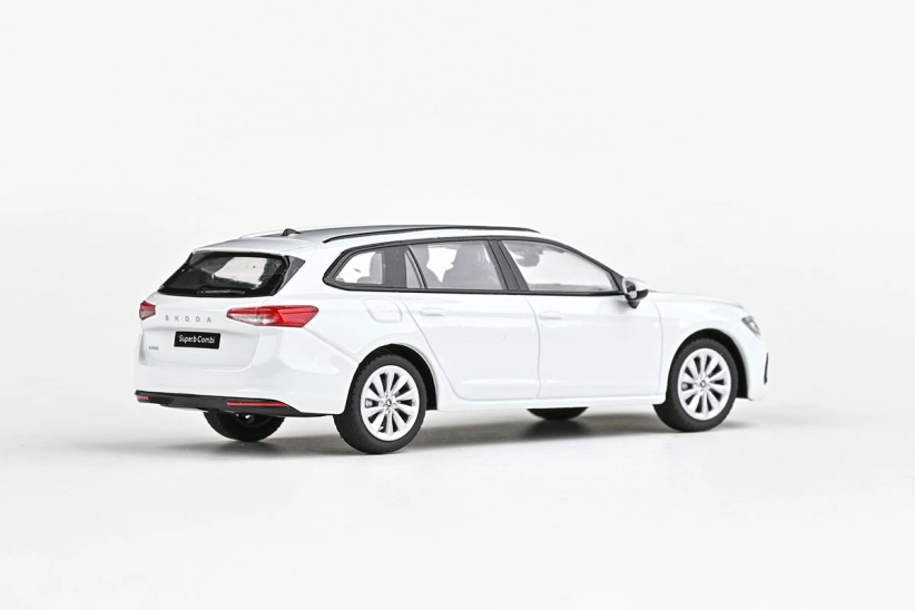 Abrex Škoda Superb IV Combi (2023) 1:43 - Biela čistota