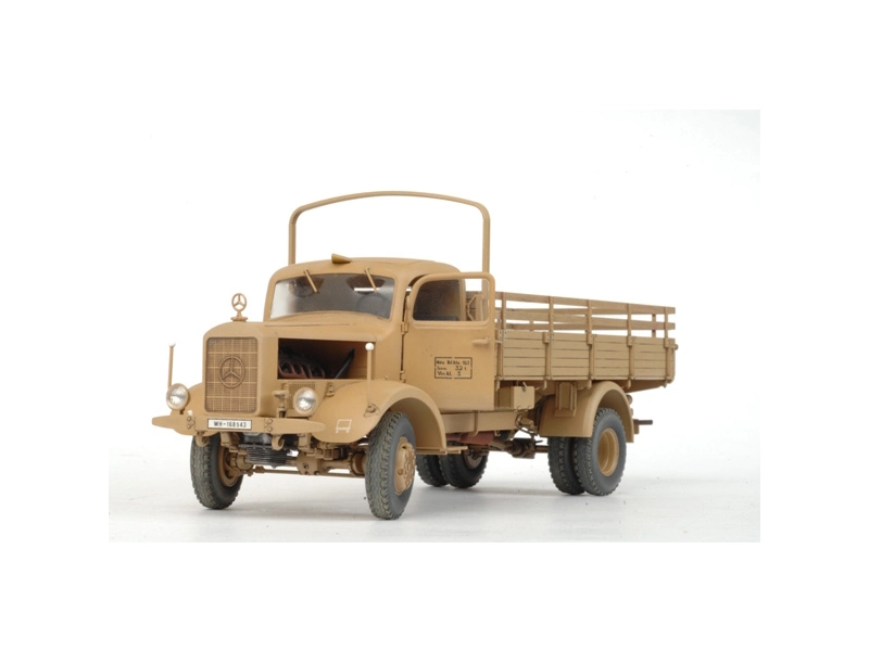 Zvezda nemecký nákladný automobil L4500A (1:35)