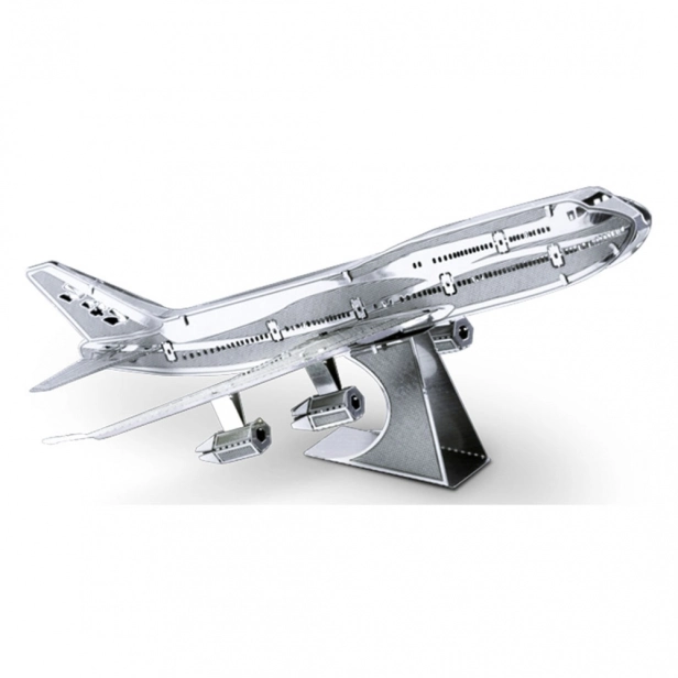 Oceľová stavebnica komerčného lietadla Boeing 747
