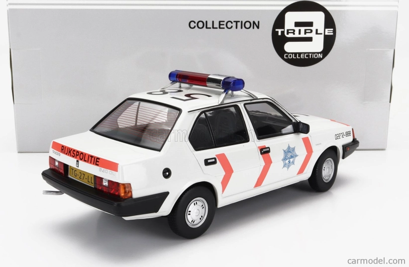 Triple9 Volvo 340 Dl Dutch Police Rijkspolitie 1987 1:18 Bílá Oranžová