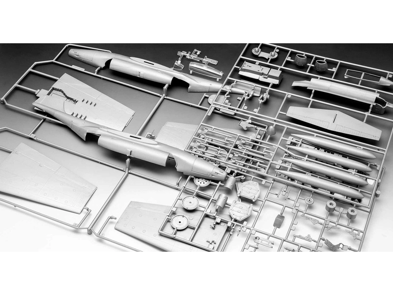 Revell Northrop F-89 Scorpion 50. výročie (1:48) (darčeková súprava)