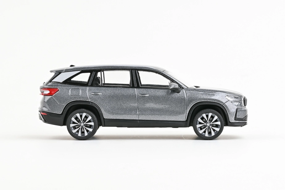 Abrex Škoda Kodiaq II (2023) 1:43 – Sivá Graphite Metalíza