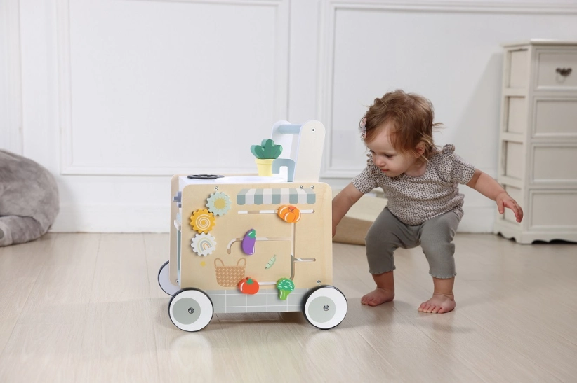 2Kids Toys Dřevěné chodítko Kuchyňka