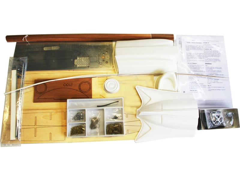 AMATI Arno XI Ferrari pretekársky čln 1:8 kit