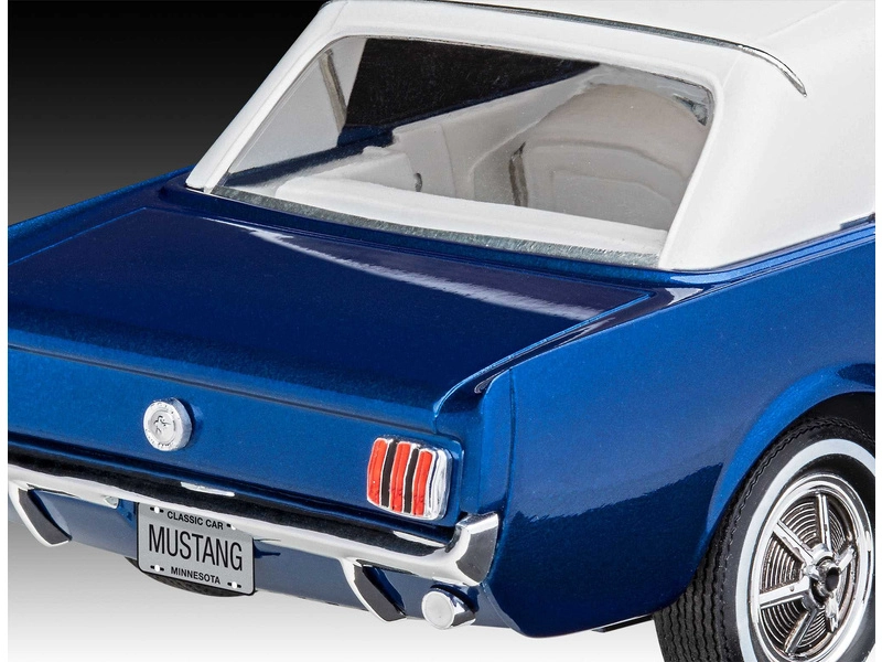 Revell Ford Mustang 60. výročie (1:24) (darčeková súprava)
