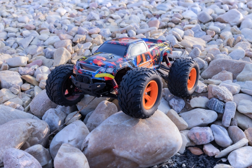 RC auto RMT Dominator Monster, oranžová + náhradná batéria