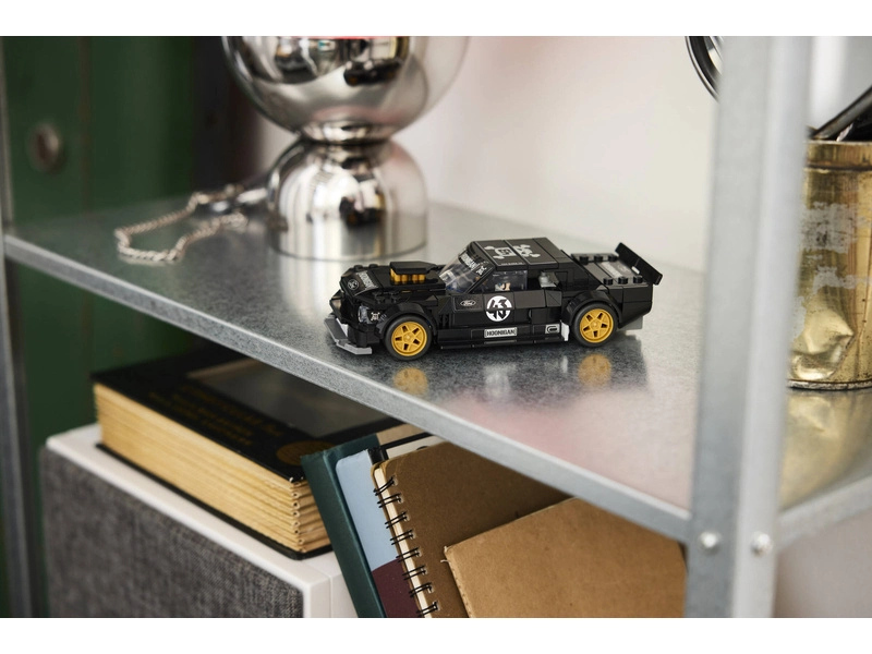 LEGO Speed Champions - Blockův 1965 Ford Mustang Hoonicorn V1