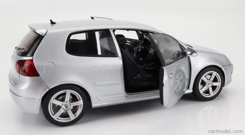 Norev Volkswagen Golf V Gti Pirelli 2007 1:18 Strieborný