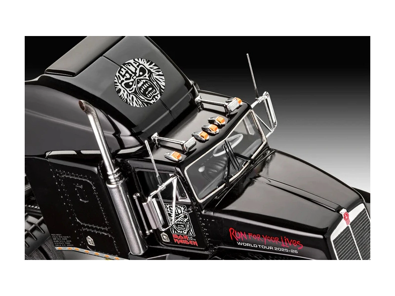 Revell Tour Truck "Iron Maiden" (1:32)