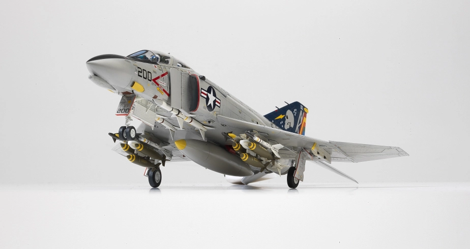 Academy McDonnell F-4B/N VMFA-531 USMC Gray Ghost (1:48)