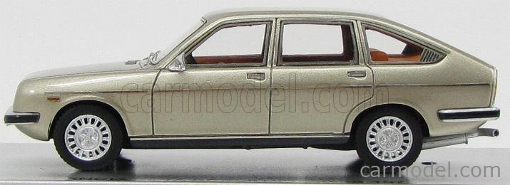 Kess-model Lancia Beta Berlina 1600 2-series 1978 1:43 Platino Met