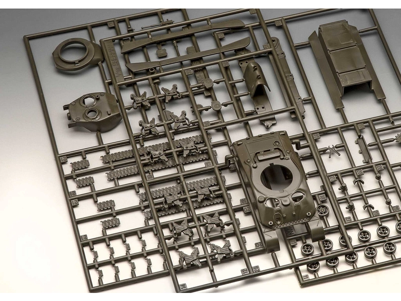 Revell Sherman M4A1 (1:72) (súprava)