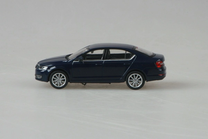 Abrex Škoda Octavia III (2012) 1:43 – modrá pacific uni
