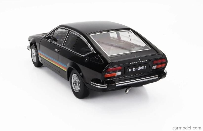 Alfa romeo Alfetta 2000 Gtv Turbodelta 1979 v mierke 1:18 2 tóny čierna