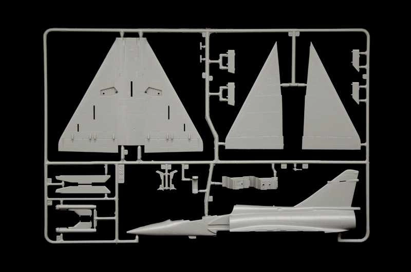 Italeri Dassault aviation Mirage 2000 B/d - French Armee De L'air - War Aircraft 1985 - Military Airplane 1:72 /
