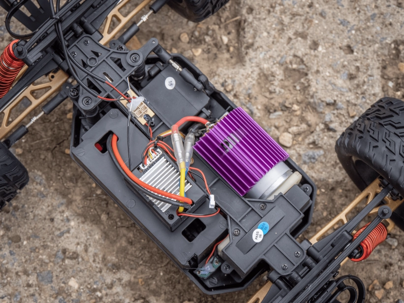 RC auto WL Toys 104009