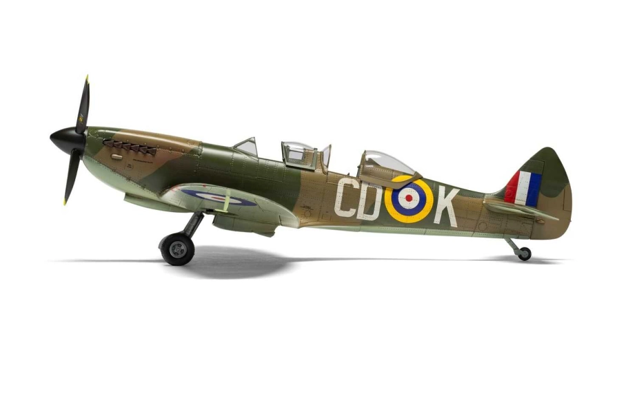 Classic Kit letadlo A05143 - Supermarine Spitfire Tr.9 (1:48)