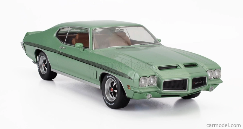 Pontiac Le Mans Gto 1972 v mierke 1:18, svetlozelená farba