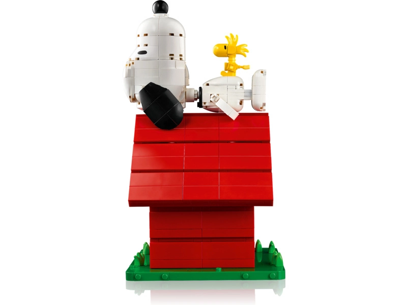 LEGO Ideas - Peanuts: Snoopyho bouda