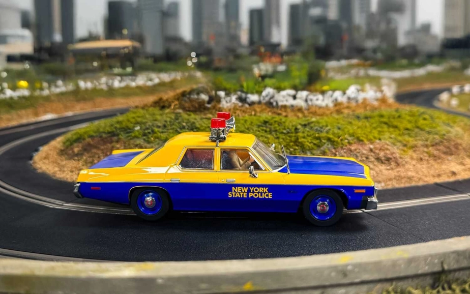 Autíčko Street SCALEXTRIC C4636 - Dodge Monaco NY State Police (1:32)